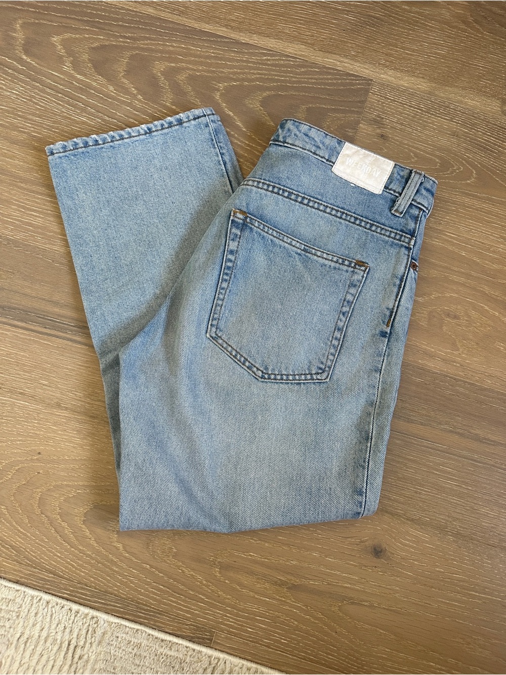 Weekday Voyage Light Wash Straight Crop Jeans - Picture 4 of 5